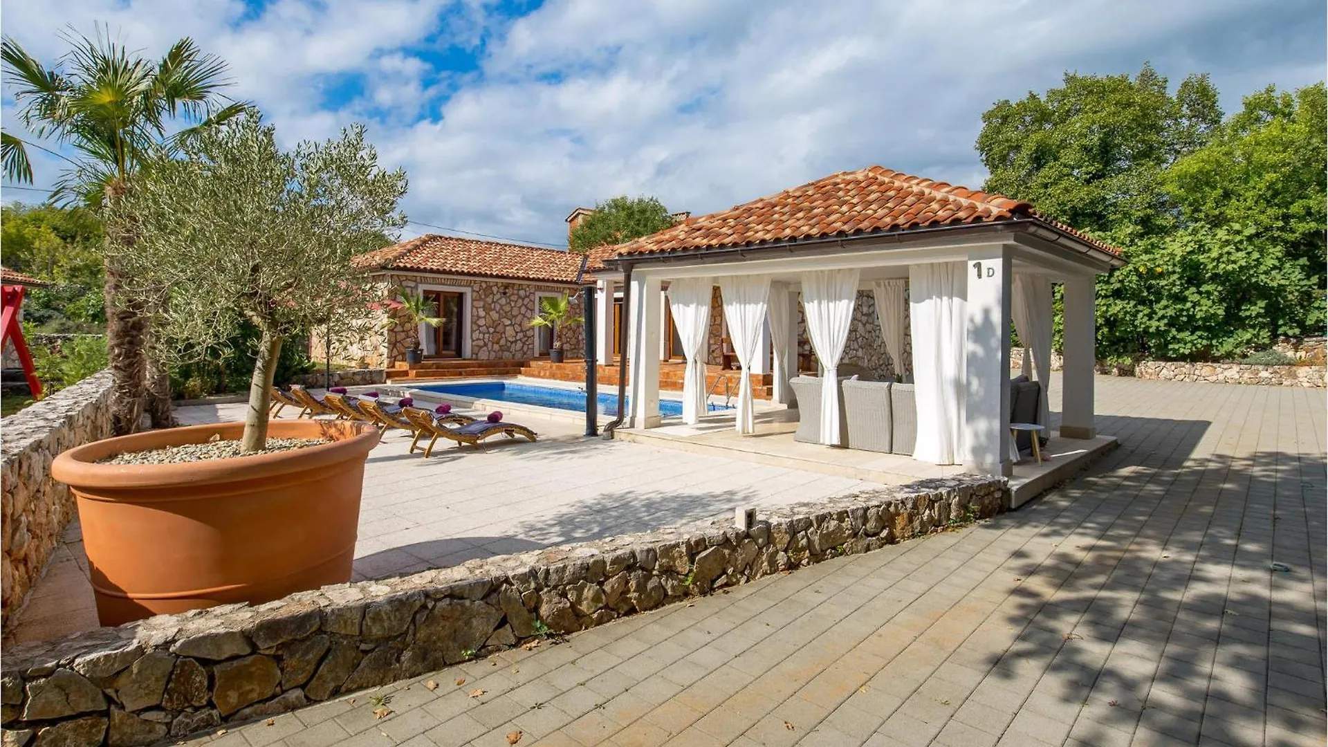 Awesome Home In Gostinjac With Kitchen Casa vacanze