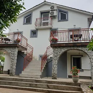 Apartman Pejo, Gostinjac
